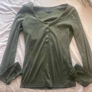 Women's Green Long Sleeve Top
